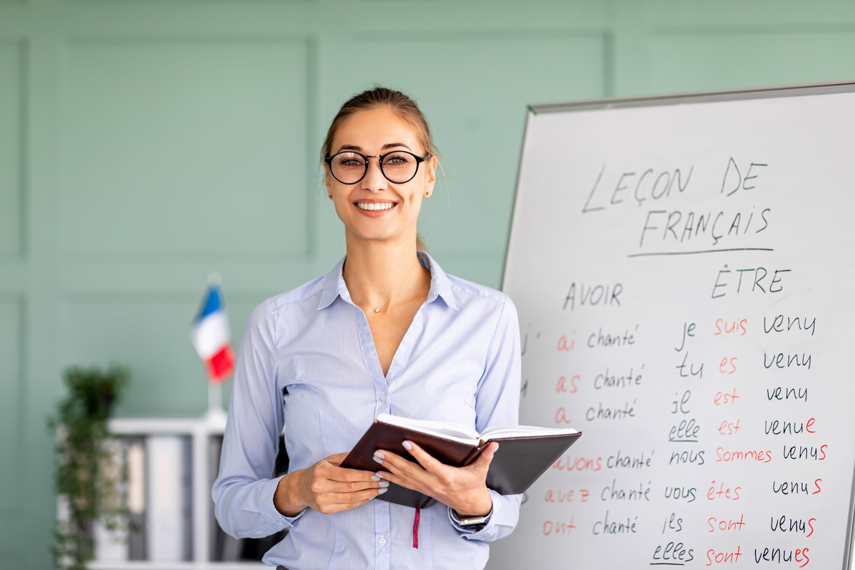Étrangers : où suivre des cours de français ? - Titre de séjour